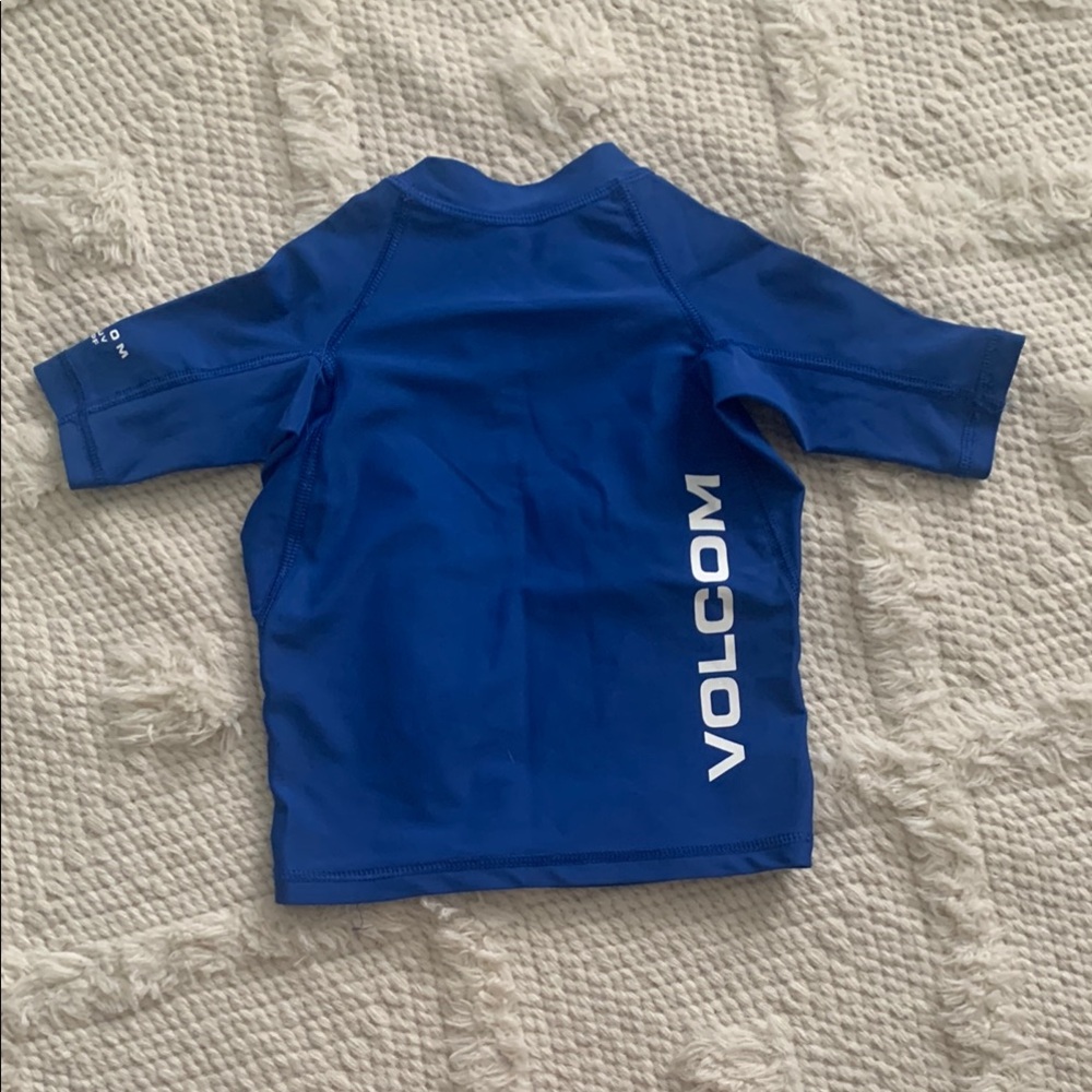 Volcom Kids Rash Guard - Picture 2 of 4
